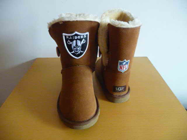 UGG WOMEN NFL Oakland Raiders 1