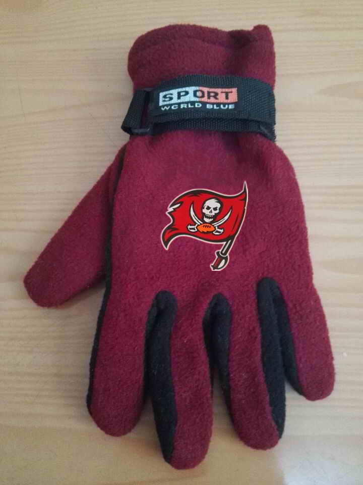Buccaneers Winter Velvet Warm Sports Gloves8