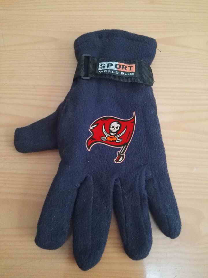 Buccaneers Winter Velvet Warm Sports Gloves5